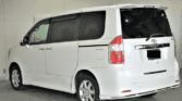 Toyota noah ZRR70W 1