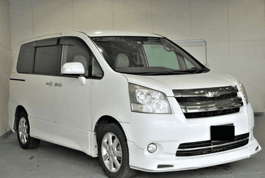 Toyota noah ZRR70W 2