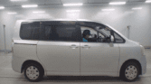 Toyota noah ZRR70G 2