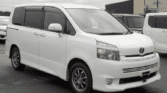 Toyota voxy ZRR70 16
